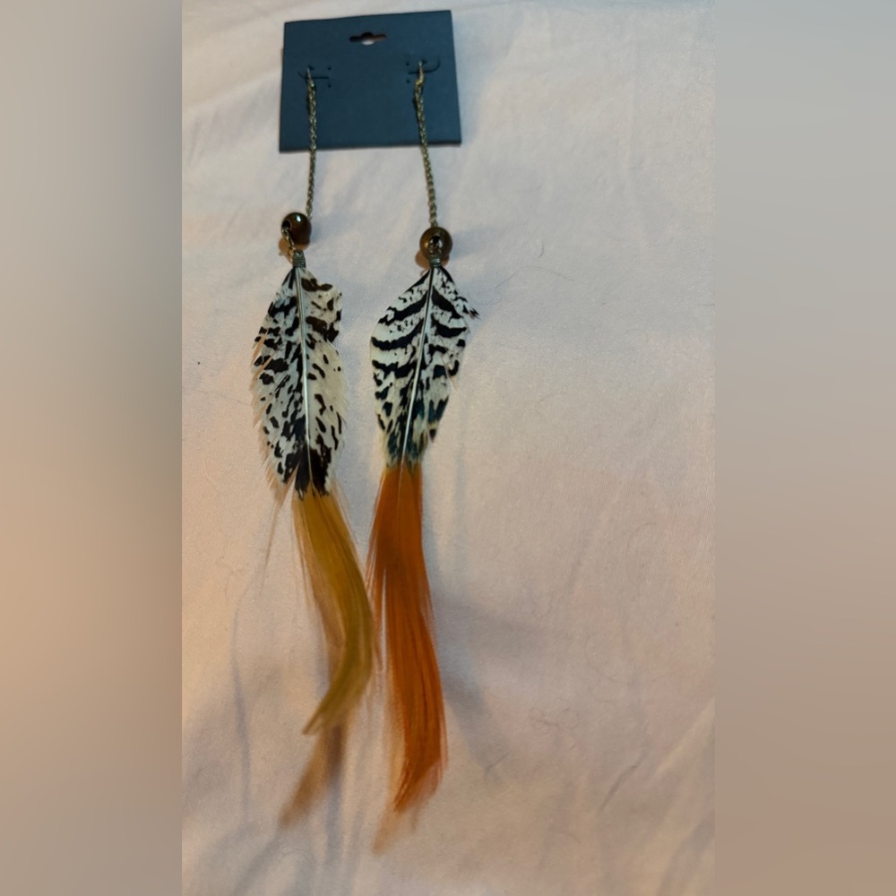Feather Drop Earrings NWT - Picture 3 of 3